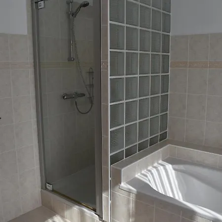 Repos St Elisabeth Nabij Plopsaland Casa de Férias