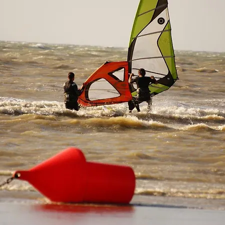 Casa de Férias Repos St Elisabeth Nabij Plopsaland De Panne
