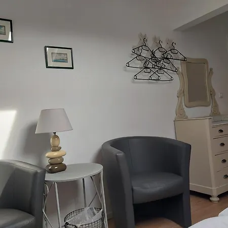 Repos St Elisabeth Nabij Plopsaland 德帕内